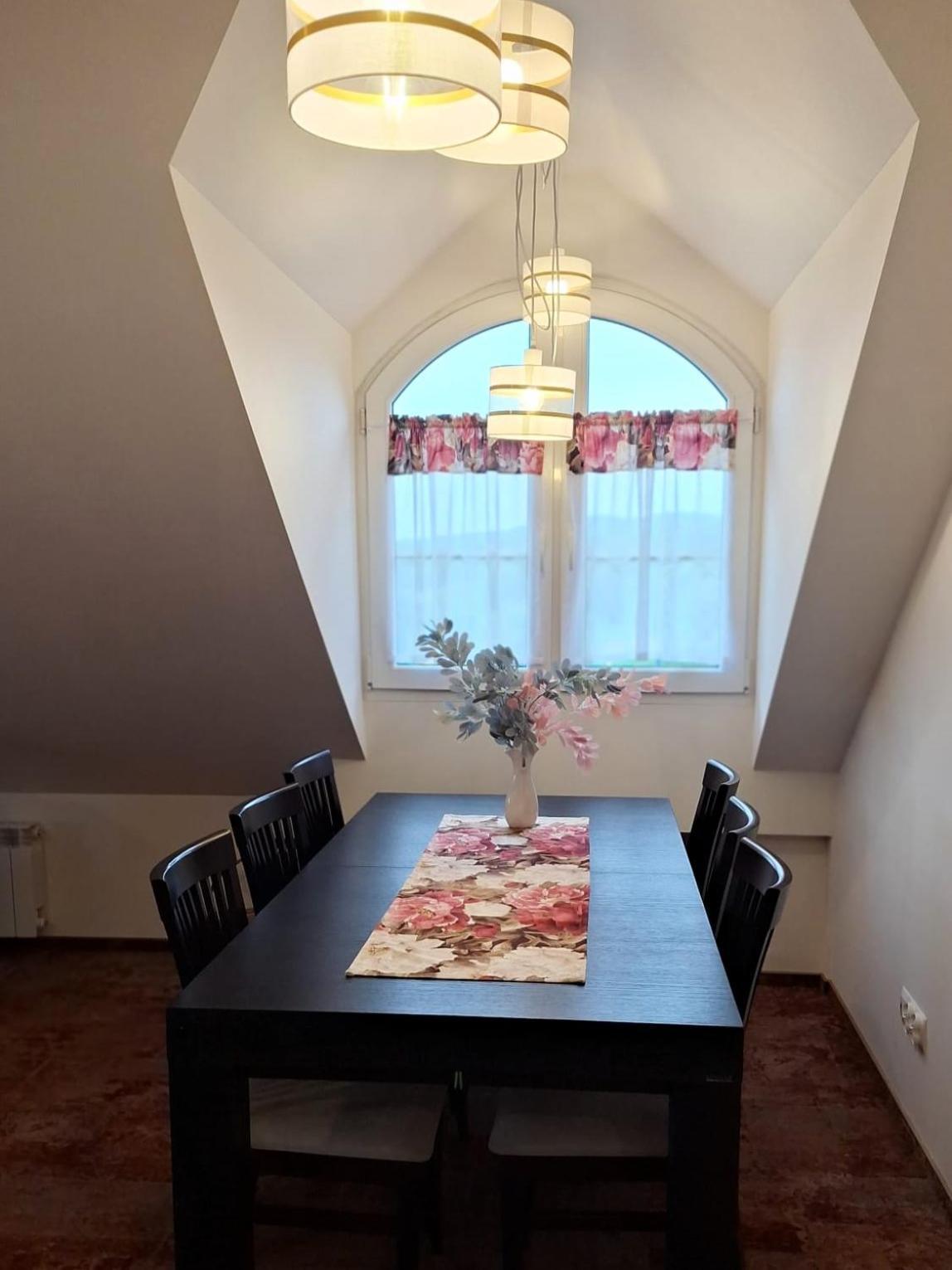 Windmill Resort Agroturystyka Mucharz Rom bilde